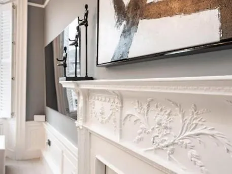 York Place Residence, Edinburgh 0*,