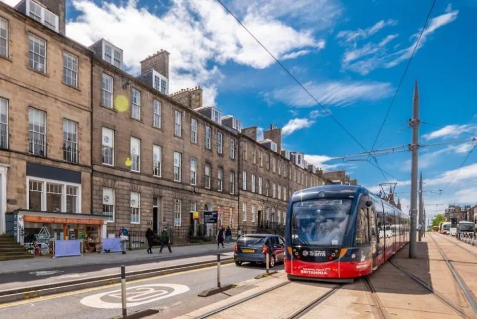 York Place Residence, Edinburgh Apartment